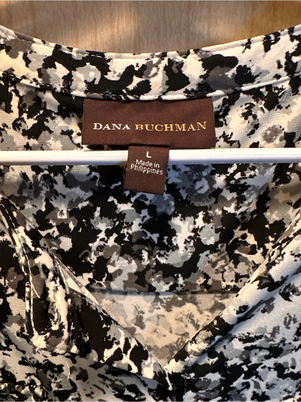Dana Buchman Monochrome Abstract Print Top